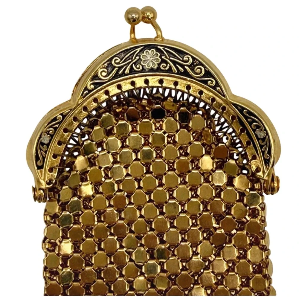 Vintage Gold Tone Metal Coin Purse Art Deco Etched Floral Frame Kiss lock Fringe